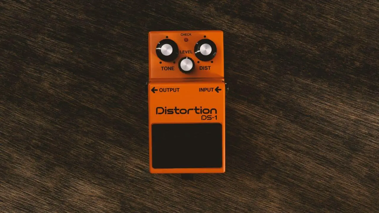 What Distortion Pedal Did Kurt Cobain Use? | All Stringed