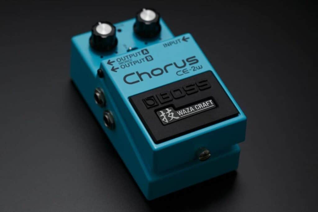 what-does-a-chorus-pedal-do-all-stringed